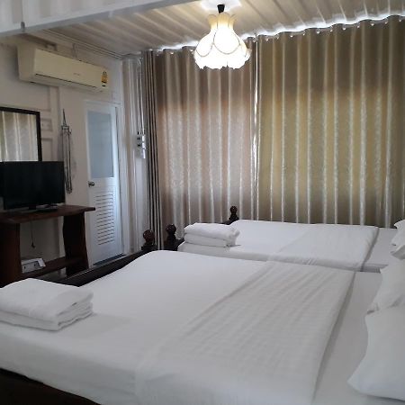 Farsai Homestay Lop Buri Zewnętrze zdjęcie