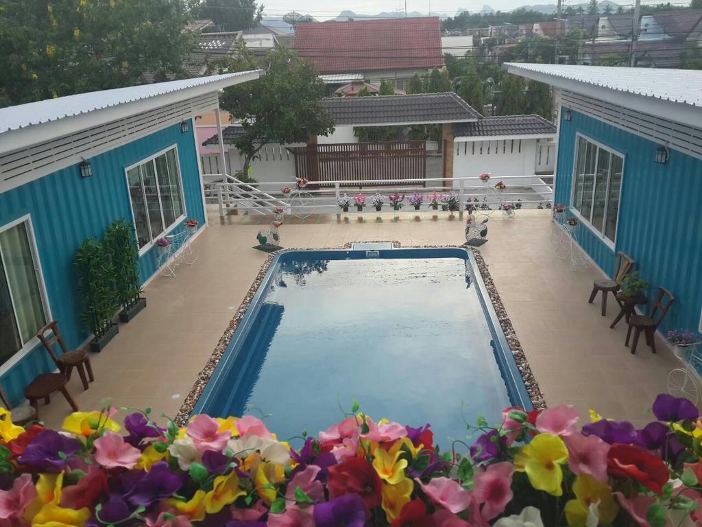 Farsai Homestay Lop Buri Zewnętrze zdjęcie