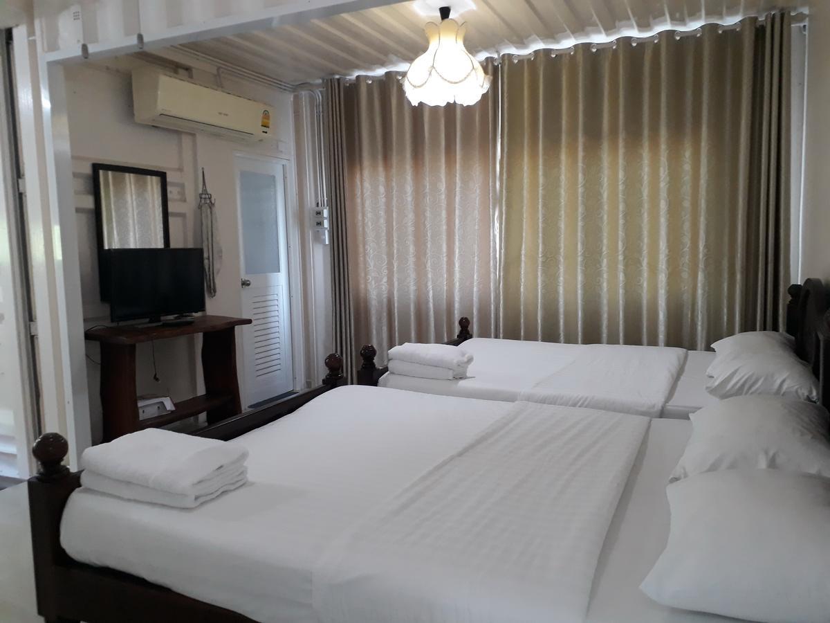 Farsai Homestay Lop Buri Zewnętrze zdjęcie