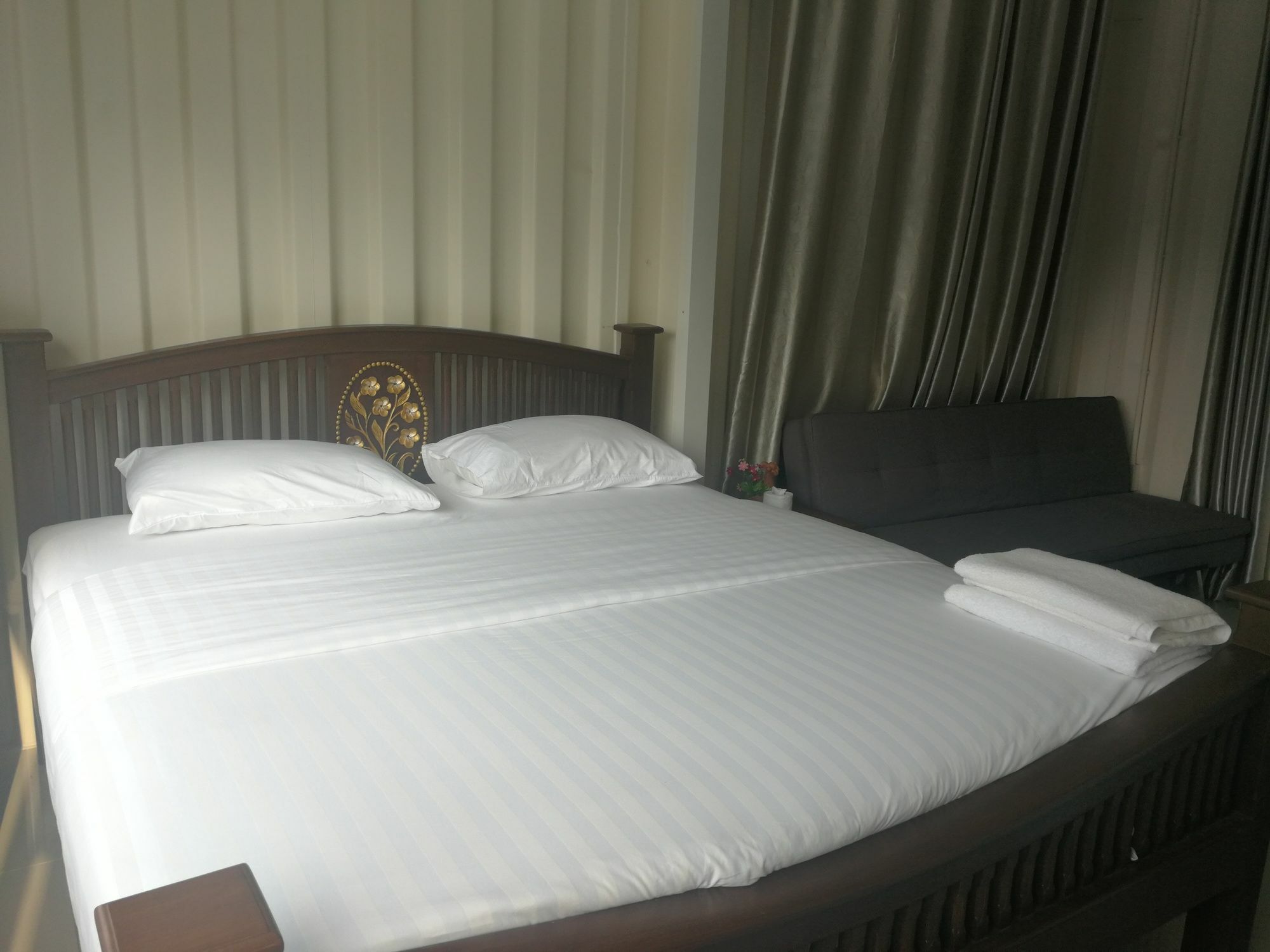 Farsai Homestay Lop Buri Zewnętrze zdjęcie