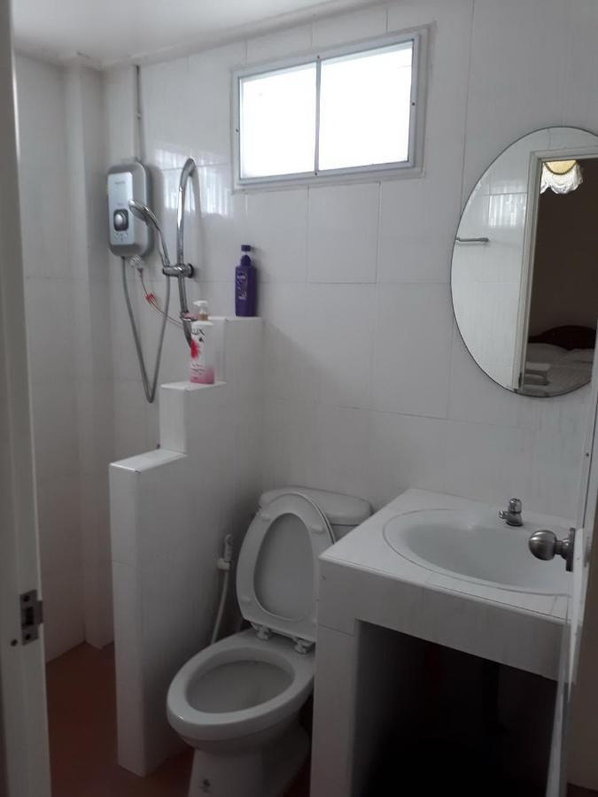 Farsai Homestay Lop Buri Zewnętrze zdjęcie